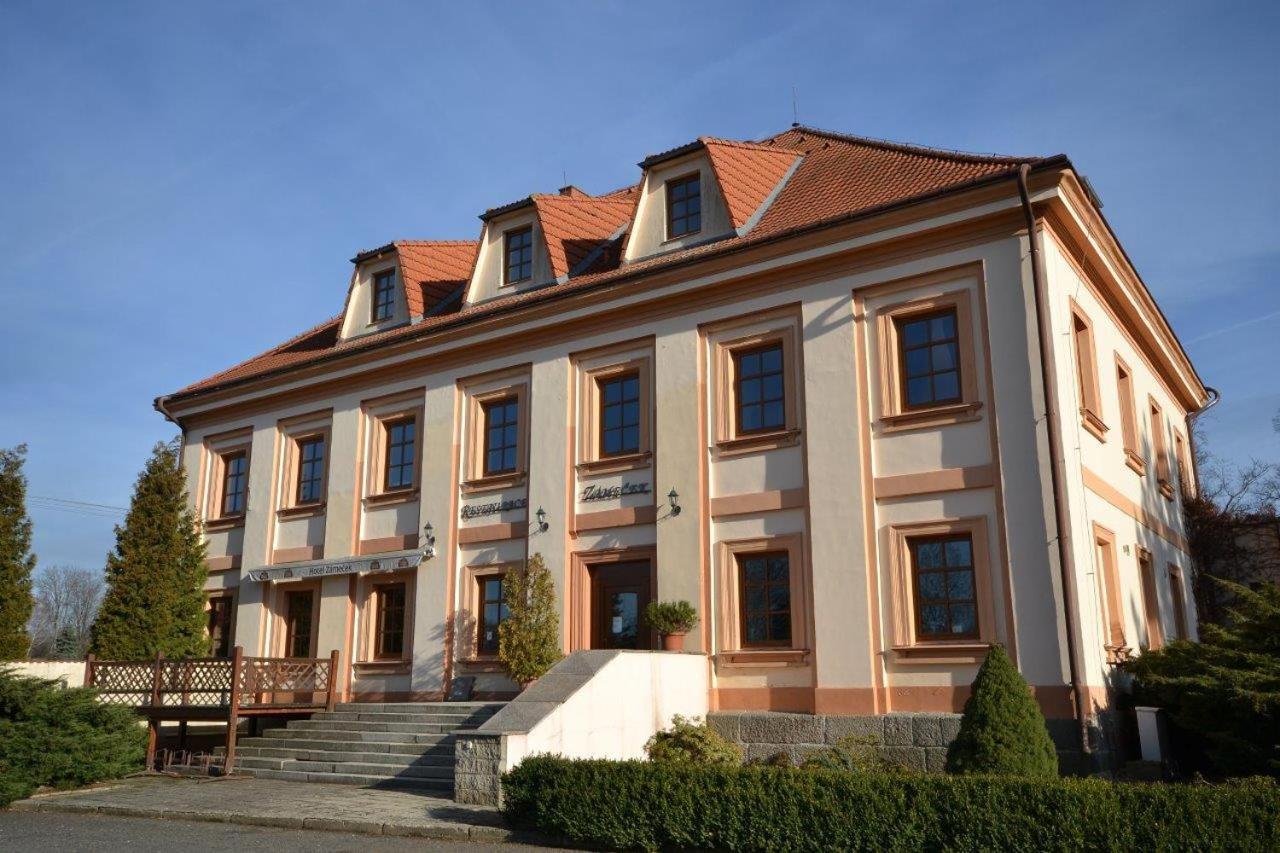 Hotel Zámeček Raspenava Exterior foto